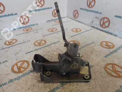 Used Gear lever RENAULT LAGUNA I (B56_, 556_) 2.2 dT (B569) (113 hp) 7428561
