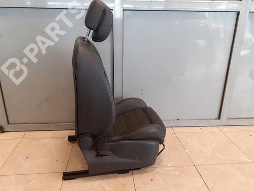 Right front seat RENAULT MEGANE III Hatchback (BZ0/1_, B3_) 1.2 TCe (BZ2B, BZ11) | BP9458906C16 