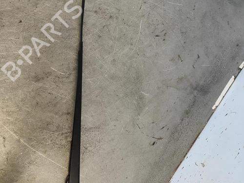 Used Front windshield wiper arm CITROËN XSARA PICASSO (N68) [1999-2012]  17139533