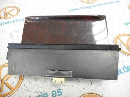 Popielniczka AUDI A8 D2 (4D2, 4D8)  4D0857951 |