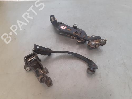 Hinge/Door check strap FIAT DOBLO Box Body/MPV (223_) 1.3 D Multijet 0517908490 |