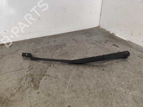 front-windshield-wiper-arm-kia-ceed-hatchback-ed-2006-2007-2008-2009-2010-2011-2012-36161756 main image