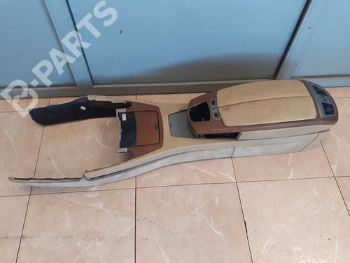 Used Armrest / Center console Armrest / Center console BMW 7 (E65, E66, E67) 730 d (218 hp) 8518337 8518337