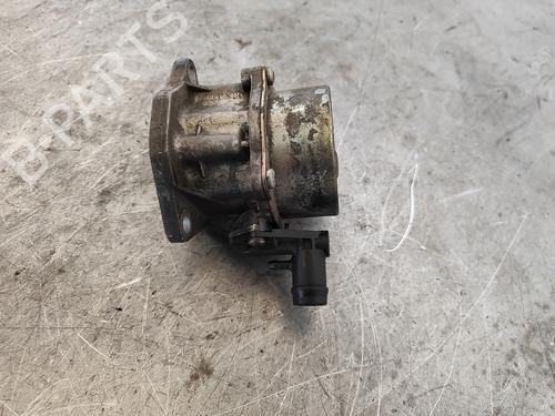 Used Vacuum pump RENAULT LAGUNA II (BG0/1_) 1.9 dCi (107 hp) 25375814