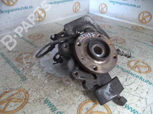 Used Left front steering knuckle PEUGEOT 406 (8B) 1.9 TD (92 hp) 2485471
