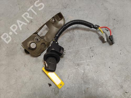Used Ignition barrel RENAULT TRAFIC II Van (FL) [2001-2025]  15779100