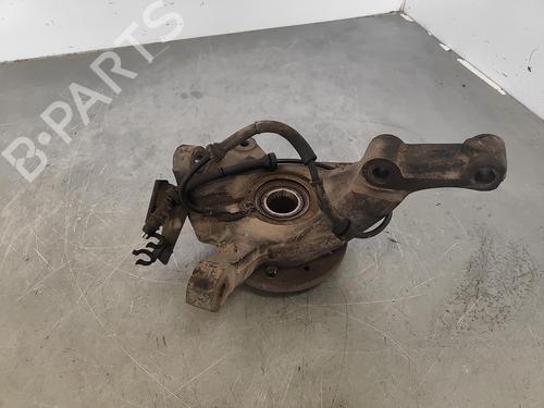 Used Right front steering knuckle OPEL VIVARO A Van (X83) 2.5 DTI (F7) (135 hp) 13511608