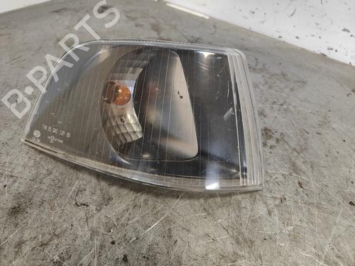 Used Right front indicator VOLVO V40 Estate (645) 2.0 (136 hp) 26239347