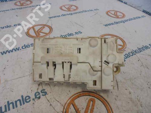 Fuse box BMW 5 (E39) 528 i (193 hp) 2474460