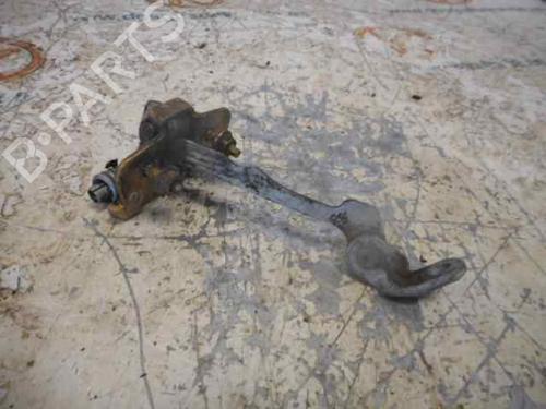 Used Right rear suspension arm RENAULT LAGUNA I (B56_, 556_) 2.2 dT (B569) (113 hp) 14180857