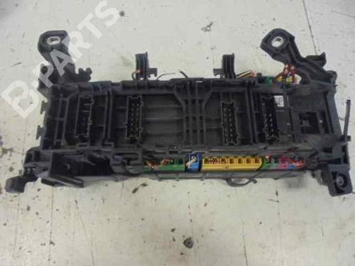 Used Fuse box MERCEDES-BENZ CLA Shooting Brake (X117) CLA 200 CDI / d (117.908) (136 hp) 6070588