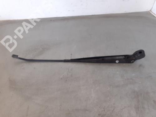 Used Front windshield wiper arm NISSAN TERRANO II (R20) [1992-2007]  9760829