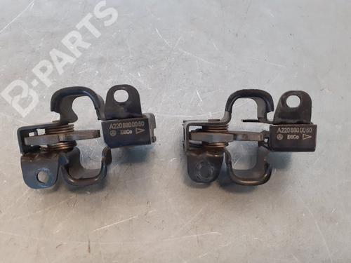 Used Hood lock MERCEDES-BENZ S-CLASS (W220) S 320 CDI (220.025, 220.125) (204 hp) 8931751