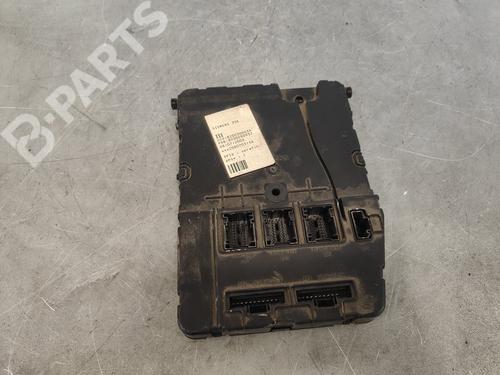 Used Fuse box RENAULT MEGANE II (BM0/1_, CM0/1_) [2001-2012]  11920810
