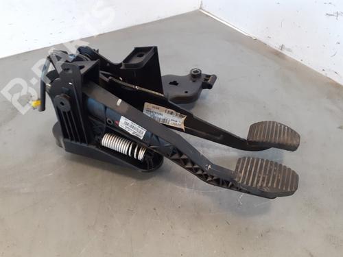 Clutch pedal PEUGEOT 407 (6D_)  | BP9554400I13 
