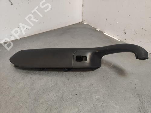 Guarnecido puerta delantera derecha AUDI A4 B6 (8E2) 2.5 TDI (155 hp) 8E1867174 | 8E1867174 | AGARRADERA |