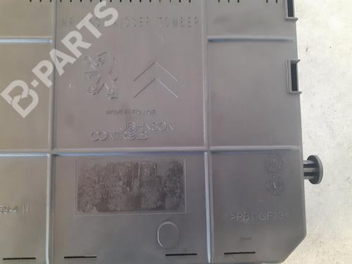 Fuse box CITROËN C5 I (DC_)  | BP8200877E1 