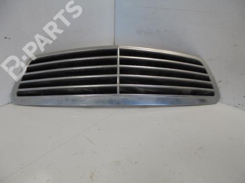 Used Grille MERCEDES-BENZ S-CLASS (W220, V220) S 320 CDI (220.026, 220.126) (197 hp) 6441517