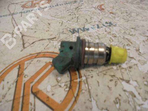 Used Injector RENAULT ESPACE III (JE0_) 2.0 (JE0A) (114 hp) 2492461