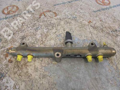 Used Injection rail CHRYSLER VOYAGER IV (RG, RS) 2.5 CRD (141 hp) 2472467