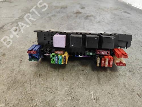 Used Fuse box Fuse box 39533071 39533071