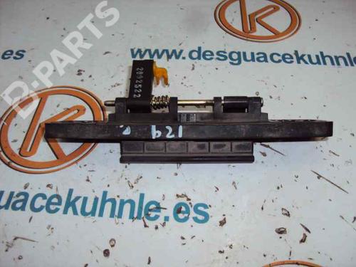 Used Tailgate handle KIA SORENTO I (JC) 2.5 CRDi 4WD (140 hp) 2448298