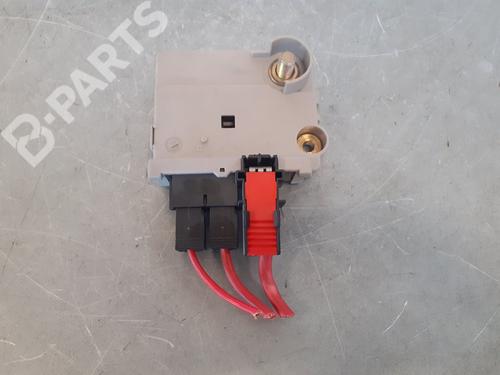 Used Fuse box MERCEDES-BENZ S-CLASS (W220) S 320 CDI (220.025, 220.125) (204 hp) 8931769