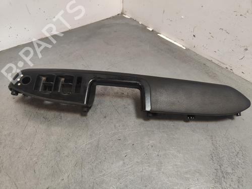 Panneau de porte avant gauche AUDI A4 B6 (8E2) 2.5 TDI (155 hp) 15673505