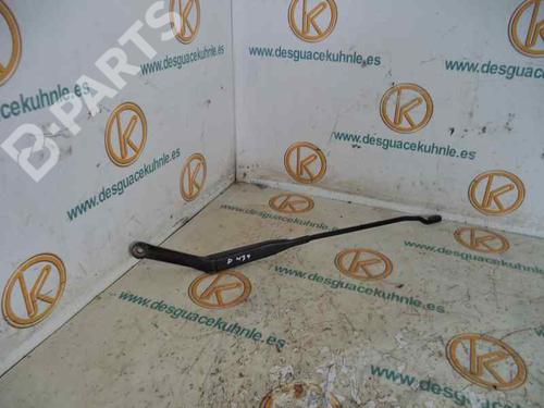 Used Front windshield wiper arm OPEL VECTRA B (J96) 1.6 i 16V (F19) (100 hp) 6633026