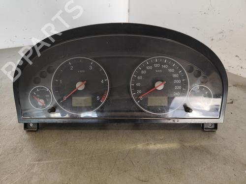 Used Instrument cluster FORD MONDEO III Saloon (B4Y) [2000-2007]  15726662