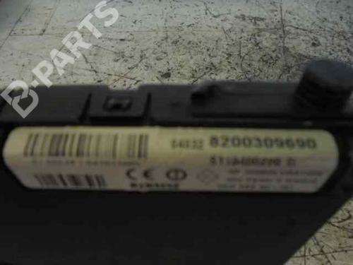 Fuse box RENAULT MEGANE II Saloon (LM0/1_)  | BP6121015E1 