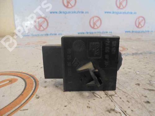 Headlight switch RENAULT ESPACE III (JE0_) 2.0 (JE0A) | BP2492582I24 