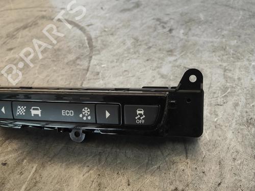 Switch JAGUAR XE (X760) 2.0 D AWD | BP29863680I30