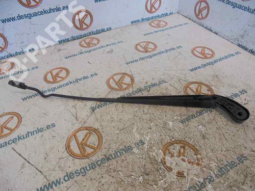 Used Front windshield wiper arm CHRYSLER VOYAGER IV (RG, RS) 2.5 CRD (141 hp) 6631278