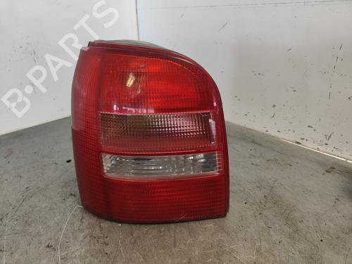 Feu arrière gauche AUDI A4 B5 Avant (8D5) 2.5 TDI (150 hp) 31156033