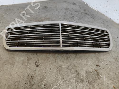 Grill MERCEDES-BENZ E-CLASS (W210) E 240 (210.061) (170 hp) 26291368