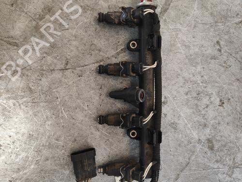 Used Injection rail FIAT STILO (192_) 1.2 16V (192_XA1B) (80 hp) 29736033