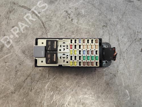 Used Fuse box JAGUAR XE (X760) 2.0 D AWD (180 hp) 29863672