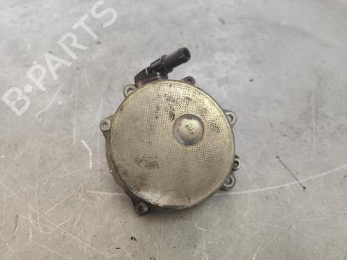 Used Vacuum pump AUDI A4 B6 (8E2) 2.5 TDI (155 hp) 15833970