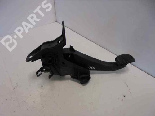 Clutch pedal DACIA SANDERO II TCe 90 (B8M1, B8MA) (90 hp) 8780626