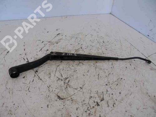 Used Front windshield wiper arm KIA SORENTO I (JC) 2.5 CRDi 4WD (140 hp) 5608962