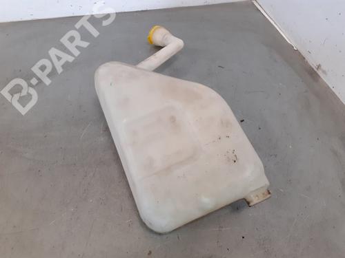 Used Windscreen washer tank RENAULT MEGANE III Hatchback (BZ0/1_, B3_) 1.2 TCe (BZ2B, BZ11) (116 hp) 9506065