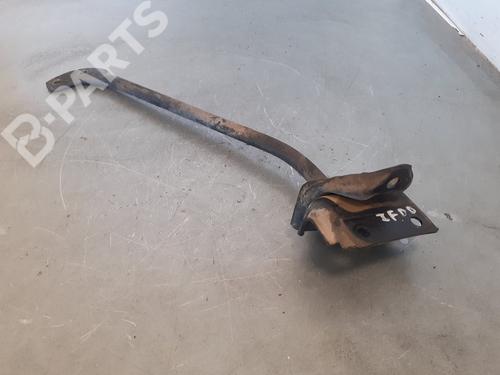Used Right front suspension arm OPEL CORSA A Hatchback (S83) 1.2 S (F08, M08, F68, M68) (55 hp) 8877105