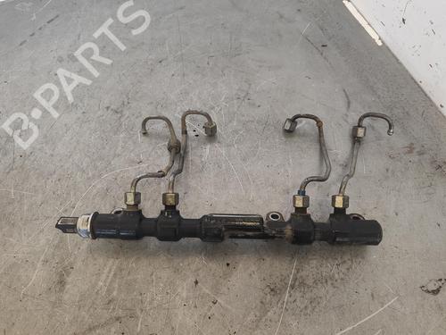 Used Injection rail FORD MONDEO III Saloon (B4Y) [2000-2007]  15734936