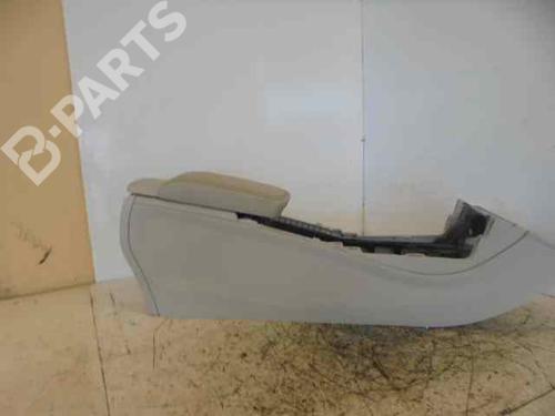 Used Armrest / Center console MERCEDES-BENZ CLA Shooting Brake (X117) CLA 200 CDI / d (117.908) (136 hp) 7154295