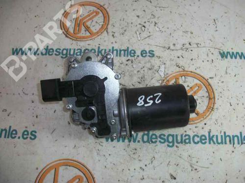 Used Front wiper motor BMW 3 (E90) 318 d (122 hp) 2465226
