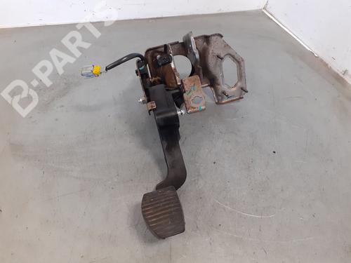 Pedal embrague PEUGEOT 208 I (CA_, CC_) 1.0 (68 hp) 9453411