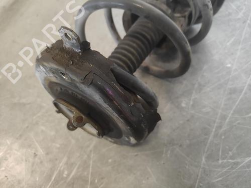 Used Right front steering knuckle RENAULT MEGANE I Coach (DA0/1_) [1996-2003]  13241816