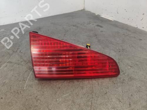 Feu de coffre gauche Feu de coffre gauche PEUGEOT 607 (9D, 9U) 3.0 V6 24V (207 hp) 36071001 36071001