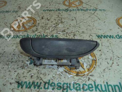 Used Front left exterior door handle RENAULT MEGANE I Classic (LA0/1_) 1.6 i (LA0L) (75 hp) 2458724